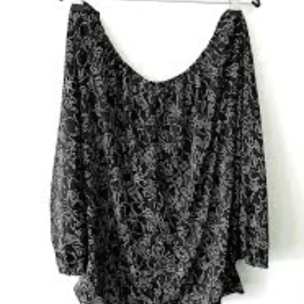 Due per due black tonic top cut velvet size Large‎